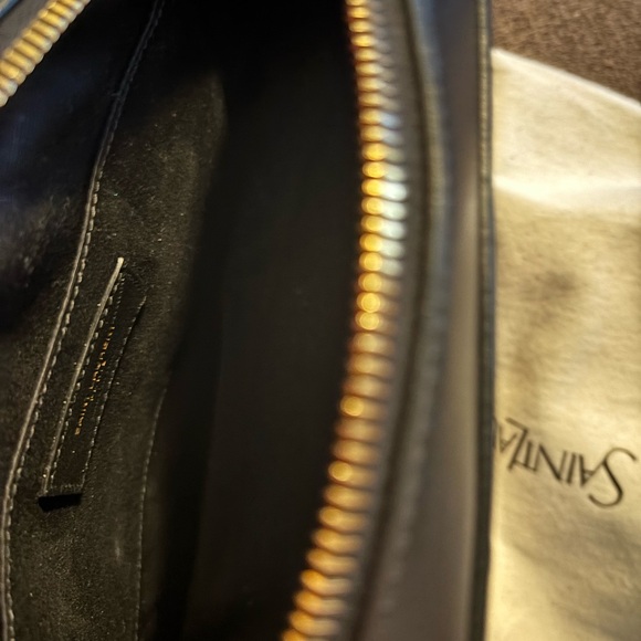 Yves Saint Laurent
Lou Medium YSL Camera Bag with Pocket in Quilted Leather - Picture 6 of 8